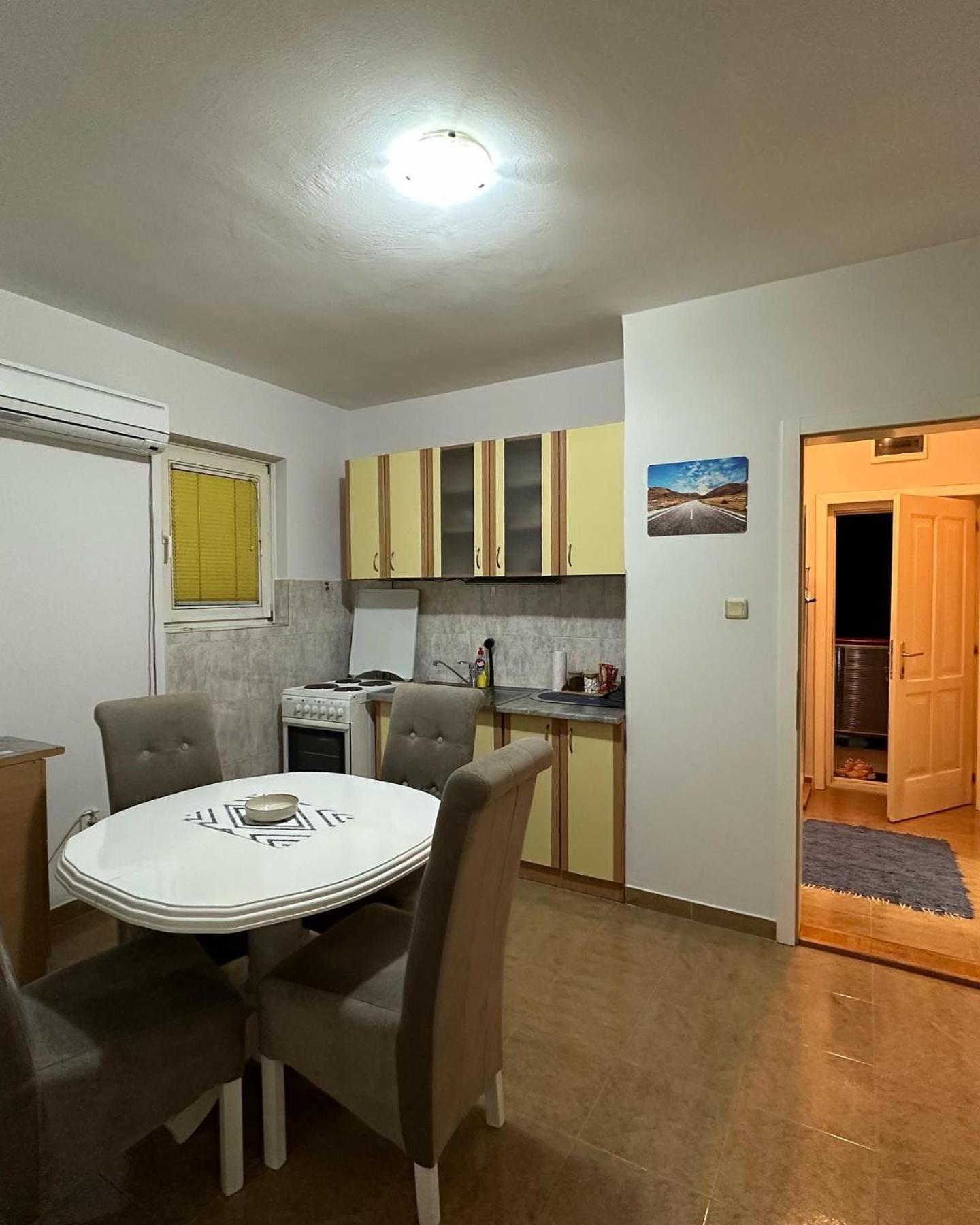 Tiki R Apartment Vrnjacka Banja